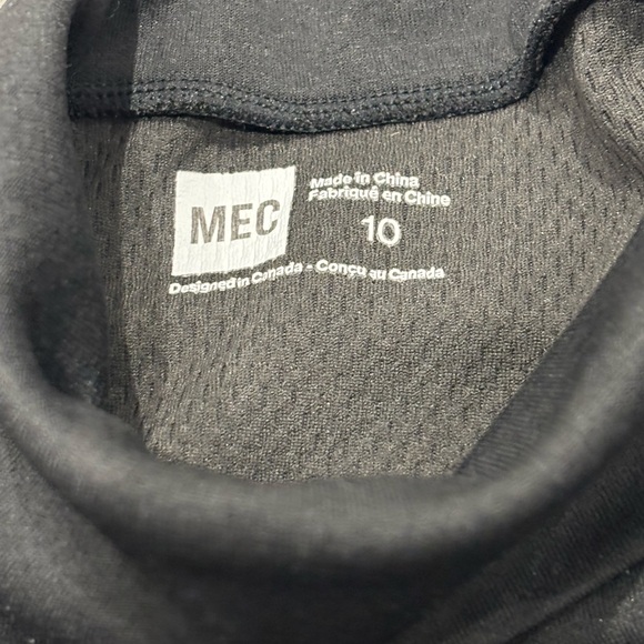 MEC kid’s unisex base layer sets (top 10Y, bottom 8Y) - Picture 5 of 10